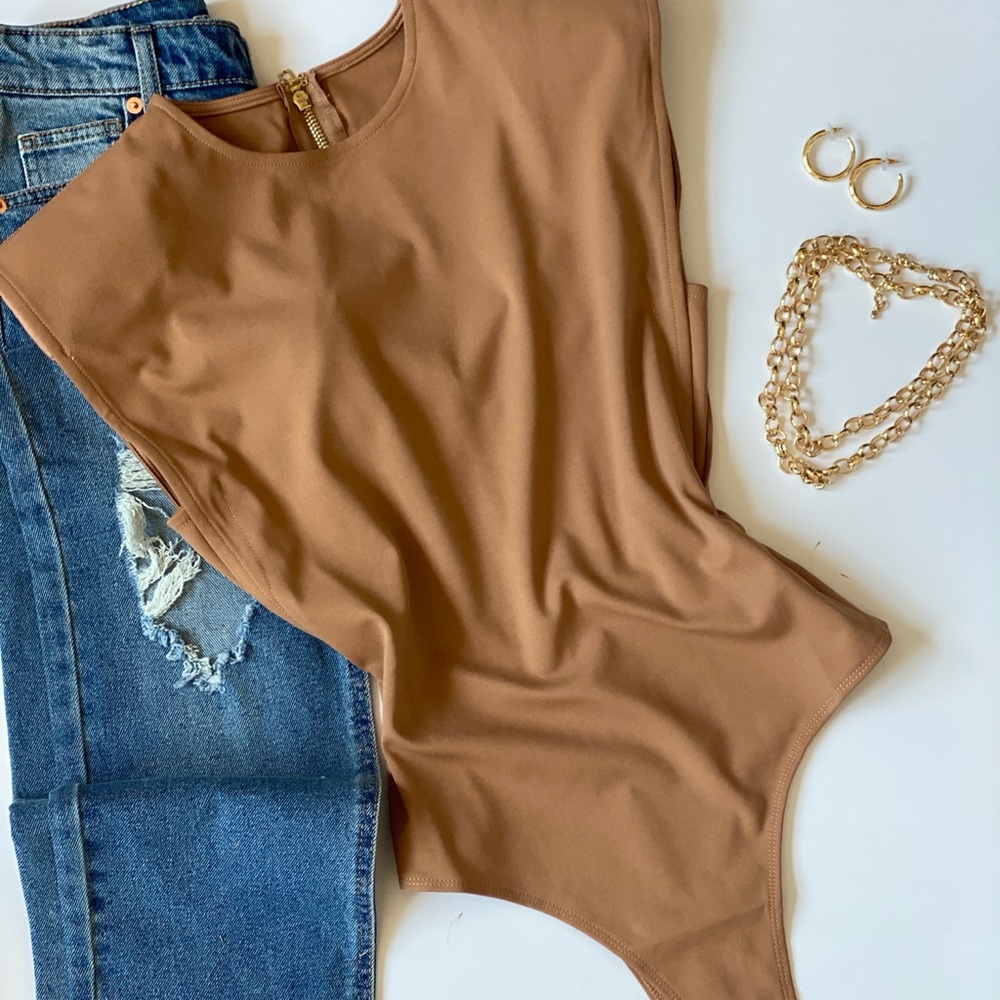 Camel Fitted Smoothing Padded Shoulder Bodysuit